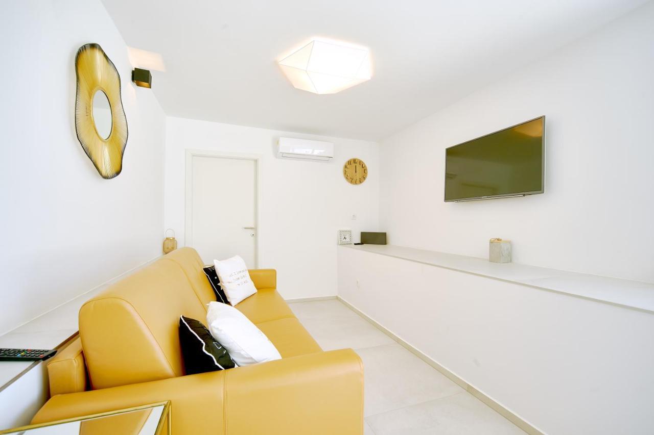 Gallery Luxury Suites & Rooms สปลิท ภายนอก รูปภาพ